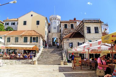 Herceg-Novi, Karadağ-13 Eylül 2013: Sakhat-Kula Saat Kulesi, Osmanlı İmparatorluğu döneminde bir sembiyoz Doğu mimari ve klasik Avrupa şehri çan kulesi inşa edilen bu.