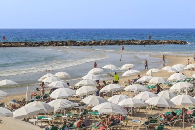 Tel Aviv, İsrail - 17 Eylül 2017: Bu kentsel plajlar kadife sezonunda biridir.
