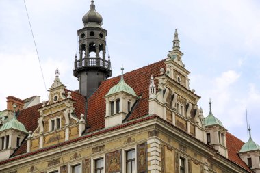 Prag, Çek - 23 Nisan 2012: Bu geç 19. yüzyılda mimar Antonin Vil tarafından inşa edilen grafit grafik ile kaplı çek bir neo Rönesans tarzı bir evde bir parçası olan.