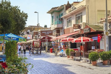 Heybeliada, Türkiye - 15 Eylül 2017: Bu bir Prens Adaları, Marmara Denizi sahil Bulvarı.