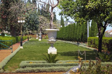 Haifa, İsrail - 12 Mayıs 2011: Bu bir Bahai Bahçeleri teraslar bir parçası olduğunu.