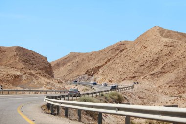 Bu yolun Lut Negev Çölü yönünde yükselen Serpantinli biridir.