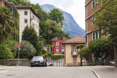 Lugano, Switzerlan - 12 Mayıs 2018: Bu şehir dağlık kesiminde caddelerinden biri olan.