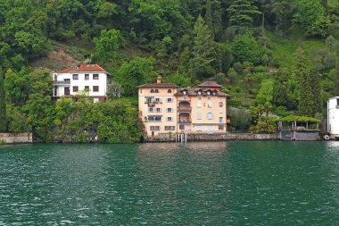 Lugano, İsviçre - 12 Mayıs 2018: Bu sahil Lake Lugano üzerinde elit bir gelişmedir.
