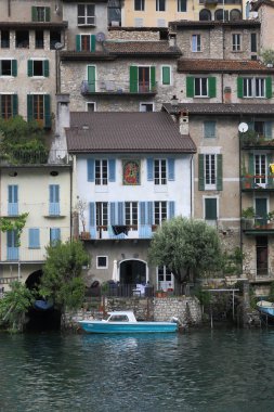 Lugano, İsviçre - 12 Mayıs 2018: Bunlar Lugano - Gandria banliyösünde tarihi evler.