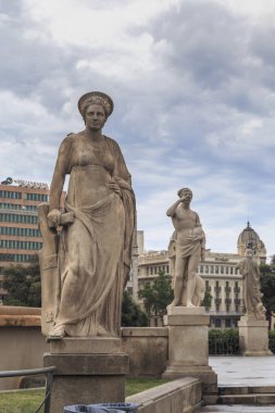 Barcelona, İspanya - 10 Mayıs 2017: Bu bir heykel alegori heykeltraş Eusebi Arnau Katalonya Meydanı'nda kullan.