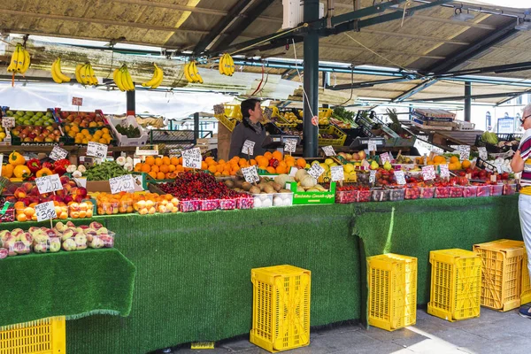 Venecia Italia Mayo 2018 Este Uno Los Mostradores Frutas Mercado — Foto de Stock