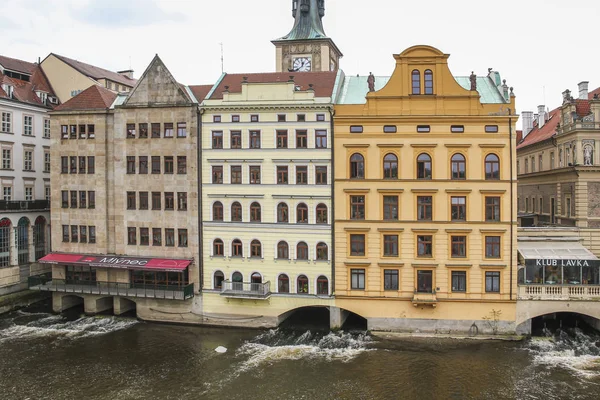 Obras de água no rio Vltava, Praga — Fotografia de Stock