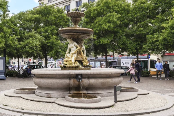 Piermarini фонтан, Мілан — стокове фото