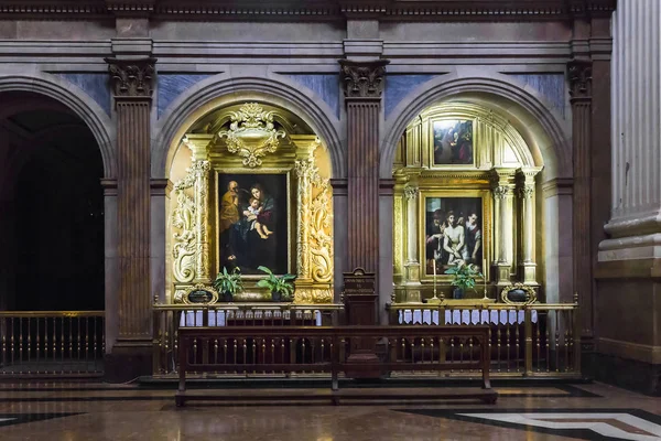 Interior de la Basílica Nuestra Señora del Pilar, Zaragoza, Spa — Foto de Stock