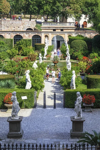 Jardín barroco del Palazzo Pfanner, Lucca, Italia —  Fotos de Stock