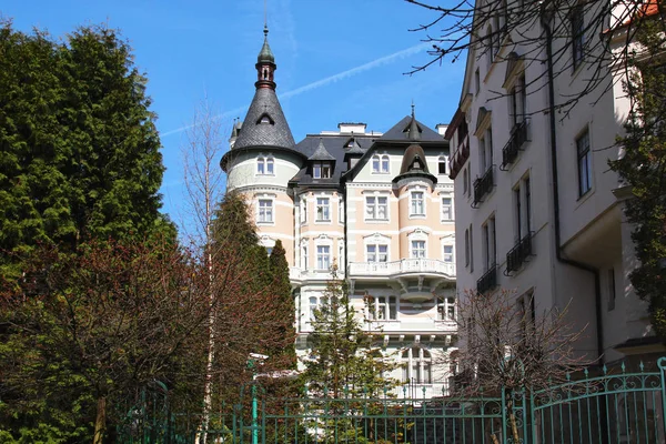Art Nouveau building in Karlovy Vary, Czech — Stock Photo, Image