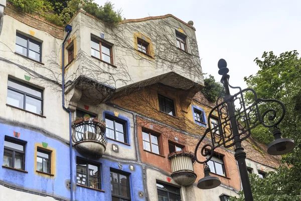 Fragmento de la fachada de la Casa Hundertwasser, Viena —  Fotos de Stock