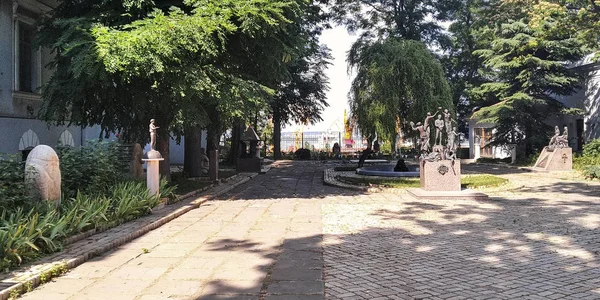 Jardín de esculturas del Museo Literario de Odessa, Ucrania — Foto de Stock