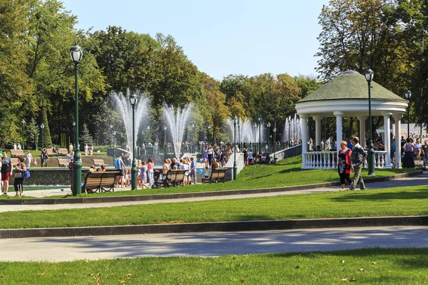 Jardín Shevchenko, Jarkov, Ucrania — Foto de Stock