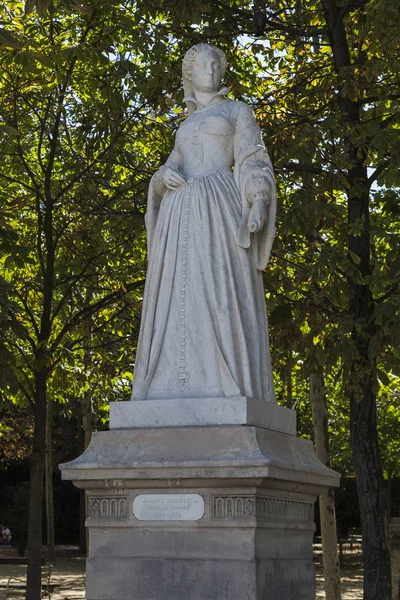 Denkmal für Jeanne d 'Albre, Königin von Navarra — Stockfoto