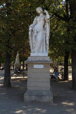 Efsanevi kadın Clemence Isaure Anıtı