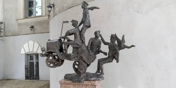 Monument to the literary characters of a satirical novel, Odessa — Stockfoto