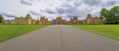 Blenheim Sarayı, Uk