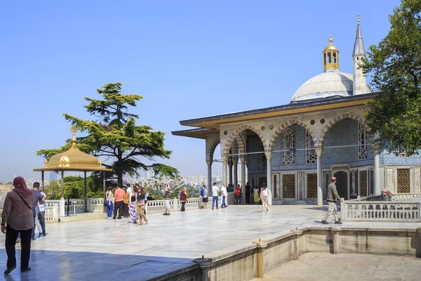 Márvány terasz és Bagdad pavilon a Topkapi palotában, Isztambulban — Stock Fotó