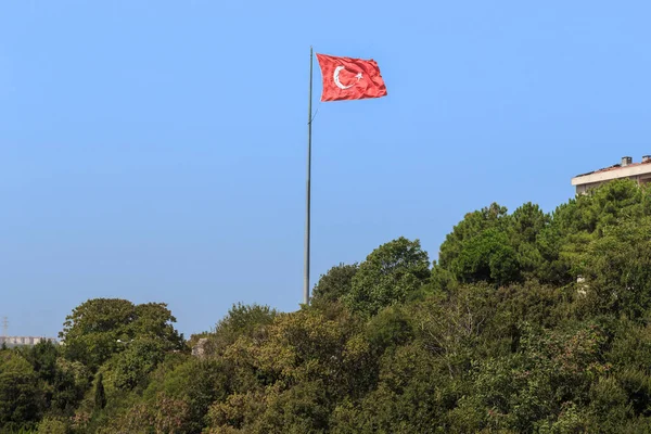 Anadolu Kavagi Turquia Setembro 2017 Esta Bandeira Turquia Balançando Vento — Fotografia de Stock