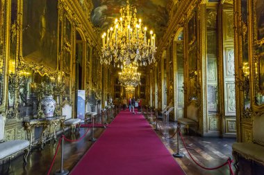 TURIN, İTALYA - 16 MAYIS 2018 Burası Kraliyet Sarayı 'nın lüks koridorlarından biri..