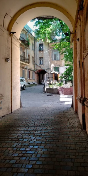 Odessa Ukraine June 2019 One Passing Courtyards Characteristic Old Town — Stock Photo, Image