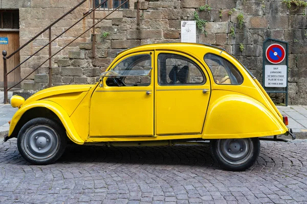 Saint Malo France September 2019 Old Yellow Citroen Citroen Legend — Stock Photo, Image