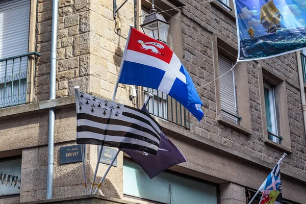 サンマロ フランス 2019年9月3日 これらはブルターニュの旗と旧市街の家を飾るサンマロ市です — ストック写真