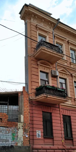 Odessa Ukraine June 2019 这是女巫之家 其建筑的一个特点是 从某些角度看 它似乎是由一堵墙组成的 — 图库照片