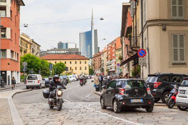 MİLAN, İTALYA - 15 Mayıs 2019: Bu modern Porto Nuovo ilçesi yönünde Brera bölgesinde San Marco caddesi.