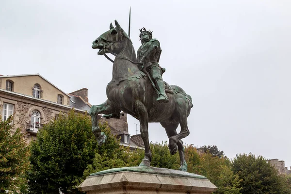 Dinan França Setembro 2019 Este Monumento Cavaleiro Bertrand Guesclin Herói — Fotografia de Stock