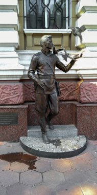 ODESSA, UKRAINE - 18 Haziran 2019: Bu, İkinci Dünya Savaşı 'ndan sonra şehirde çalışan suç araştırma departmanı çalışanları için bir anıttır..