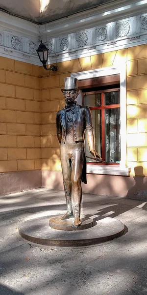 Odessa Ucrania Junio 2019 Este Monumento Escritor Alexander Pushkin Cerca —  Fotos de Stock