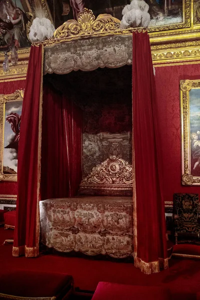 Versailles Francia Septiembre 2019 Esta Cama Del Rey Dormitorio Estado —  Fotos de Stock