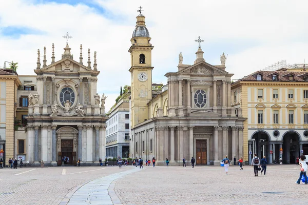 Burası 16 Mayıs 2018, San Carlo Kilisesi ve Piazza San Carlo 'daki Santa Cristina Kilisesi..