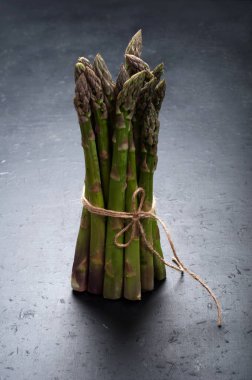 Ham kuşkonmaz karanlık yüzeyi. Sığ derinlik-in tarla (seçici netlik)