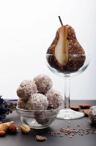 Diet Manisan Yang Berguna Dari Pisang Almond Dan Keripik Kelapa — Stok Foto