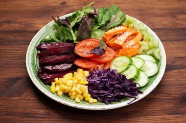 Düşük kalorili diyet vegan salata, ıspanak, Mısır, domates, cucumbe