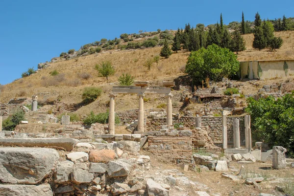 Ruins of the ancient city Ephesus, the ancient Greek city — Stock Photo, Image