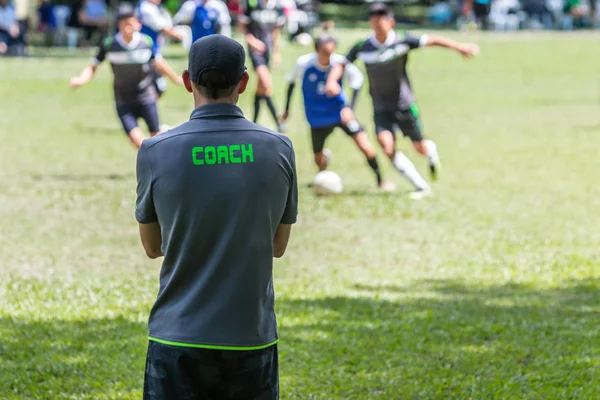Mannelijk Voetbal Voetbal Coach Grijs Shirt Met Word Coach Geschreven — Stockfoto