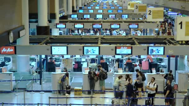 Bangkok Tajlandia Lipca 2019 Pasażerowie Czekać Kolejce Odprawy Locie Lotnisku — Wideo stockowe