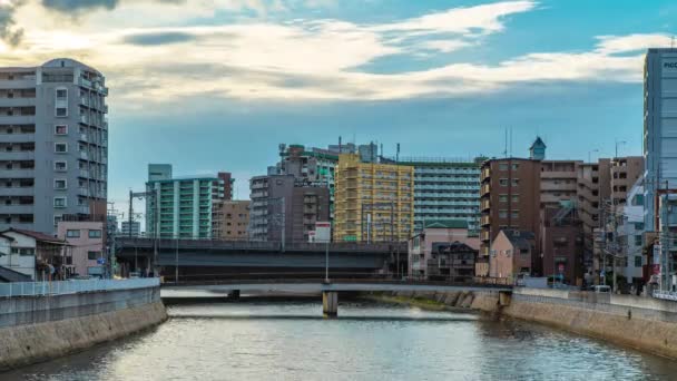 Fukuoka Japão Julho 2019 Rio Atravessa Cidade Fukuoka Japão Uma — Vídeo de Stock