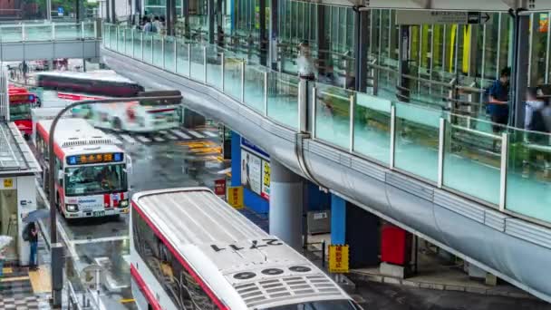 Fukuoka Japan July 2019 People Walk Walking Bridge Bus Terminal — Stock Video