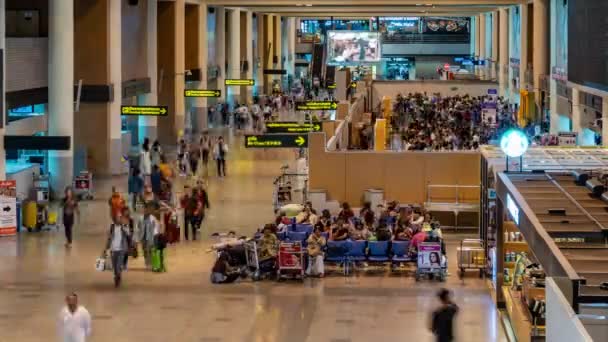 Bangkok Tailandia Julio 2019 Pasajeros Viajeros Internacionales Esperan Fila Dentro — Vídeo de stock