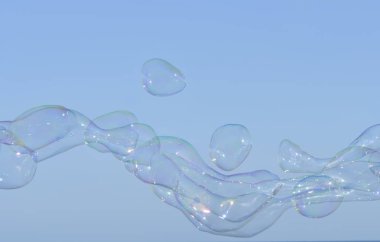 Gökkuşağı parlak gökyüzü arka plan üzerinde büyük kabarcıklar. Sabun kabarcık arka plan, tasarımcılar için öğe. Yatay