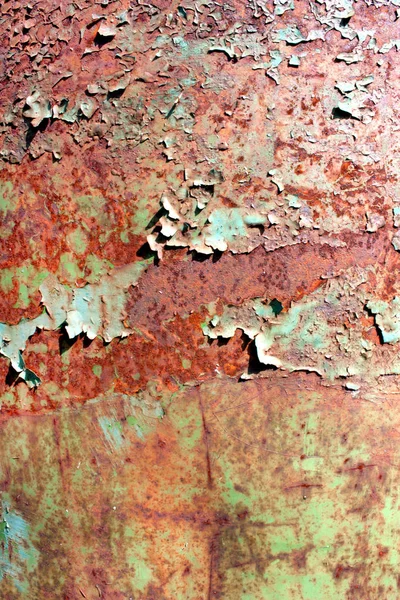 さびた塗装金属の質感 古い鉄の表面がぼろぼろのひびの入った塗料や傷 抽象的なグランジ背景 テクスチャ風化金属壁 レトロなヴィンテージ背景 空のテンプレート — ストック写真