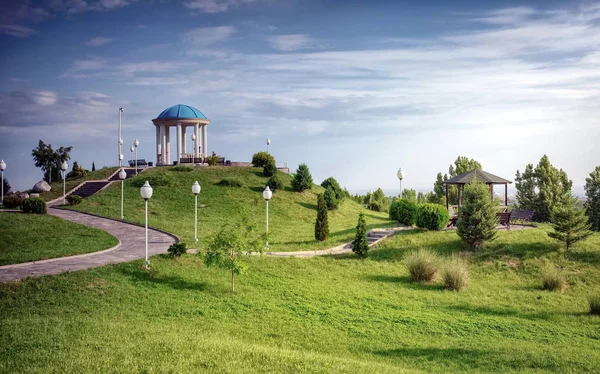 Laube Park Des Ersten Präsidenten Der Republik Kasachstan — Stockfoto