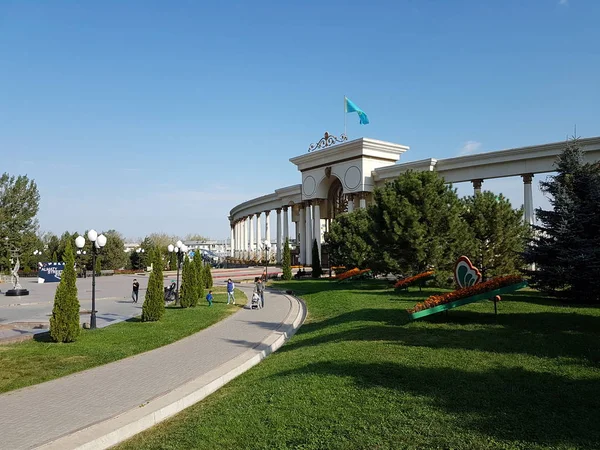 Kazakistan Almatı Ilk Cumhurbaşkanı Park — Stok fotoğraf
