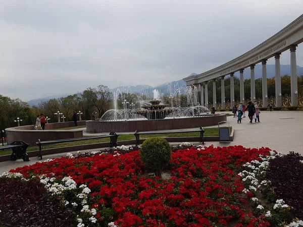 Kazakistan Almatı Ilk Cumhurbaşkanı Park — Stok fotoğraf